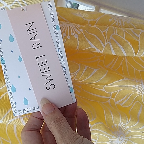 Top - Picture 2 of 4